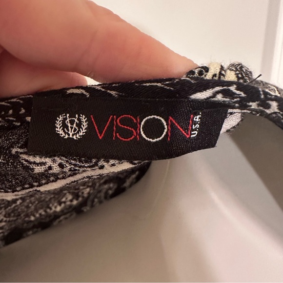 Chic Soul long sleeve top. Size 1X long sleeve top. Black and white top. - Picture 8 of 8